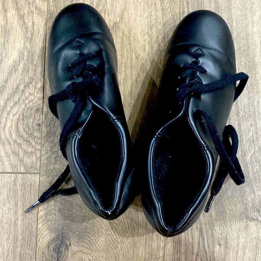 Tap shoes size 5